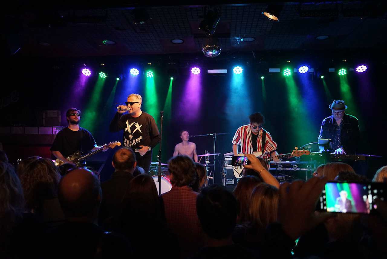 Helmutova stříkačka + Nebezpečné známosti + special guest